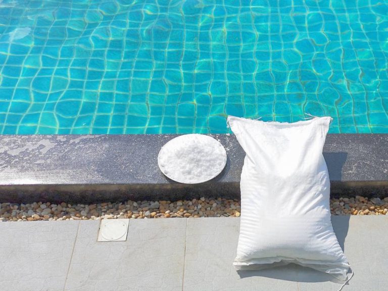 Sal marina: un producto elemental para disfrutar de nuestra piscina en verano